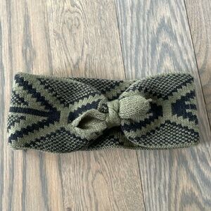 Detailed ski headband